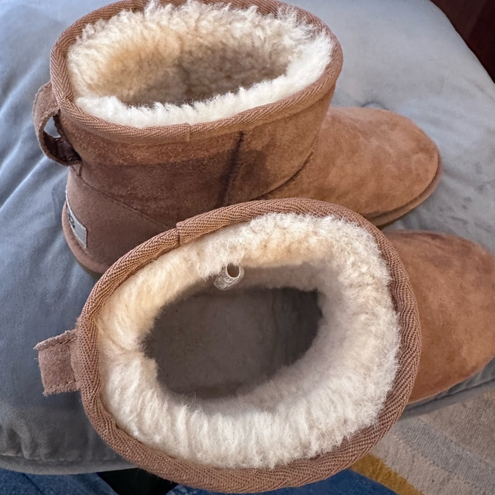 Ugg Classic Mini Boots - Picture 7 of 9